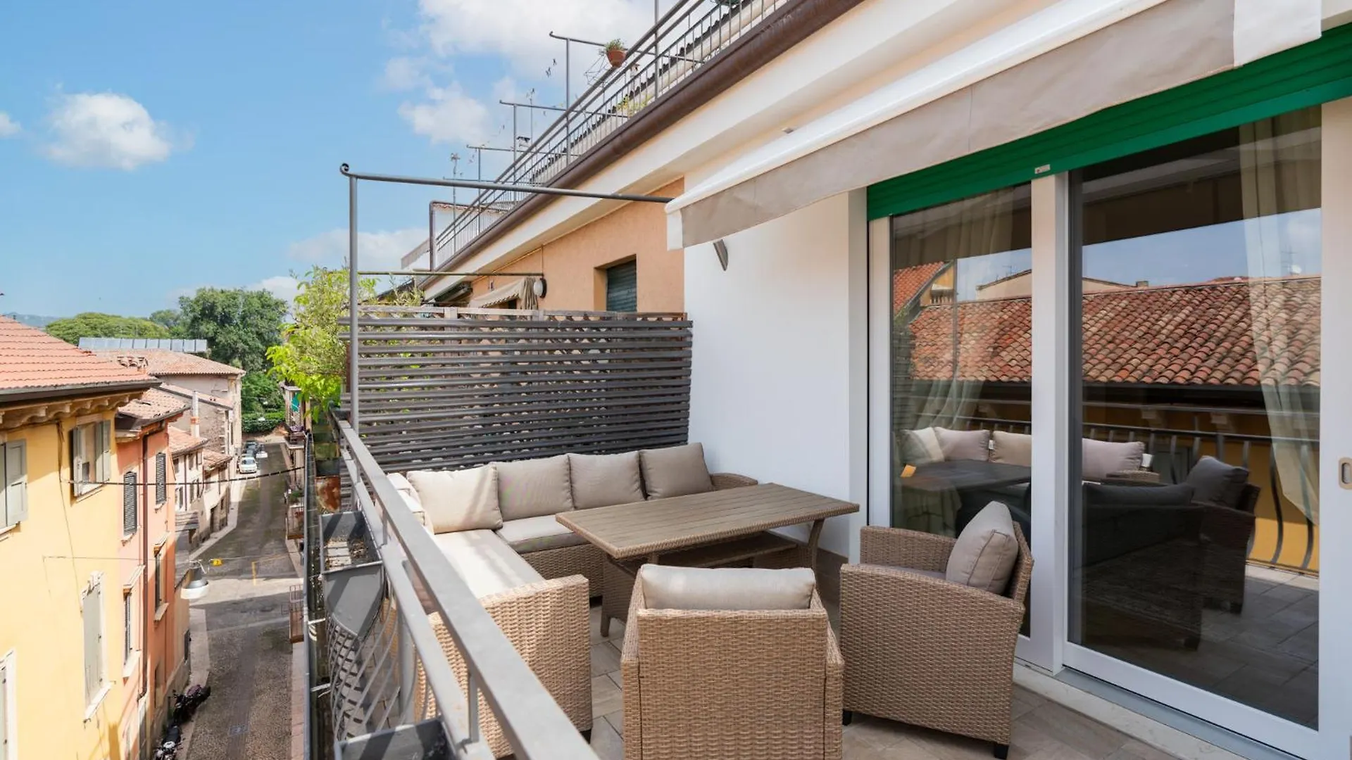 Lägenhet Domus Verona - Ampia Residenza Filippini A Pochi Passi Dall'Arena Italien