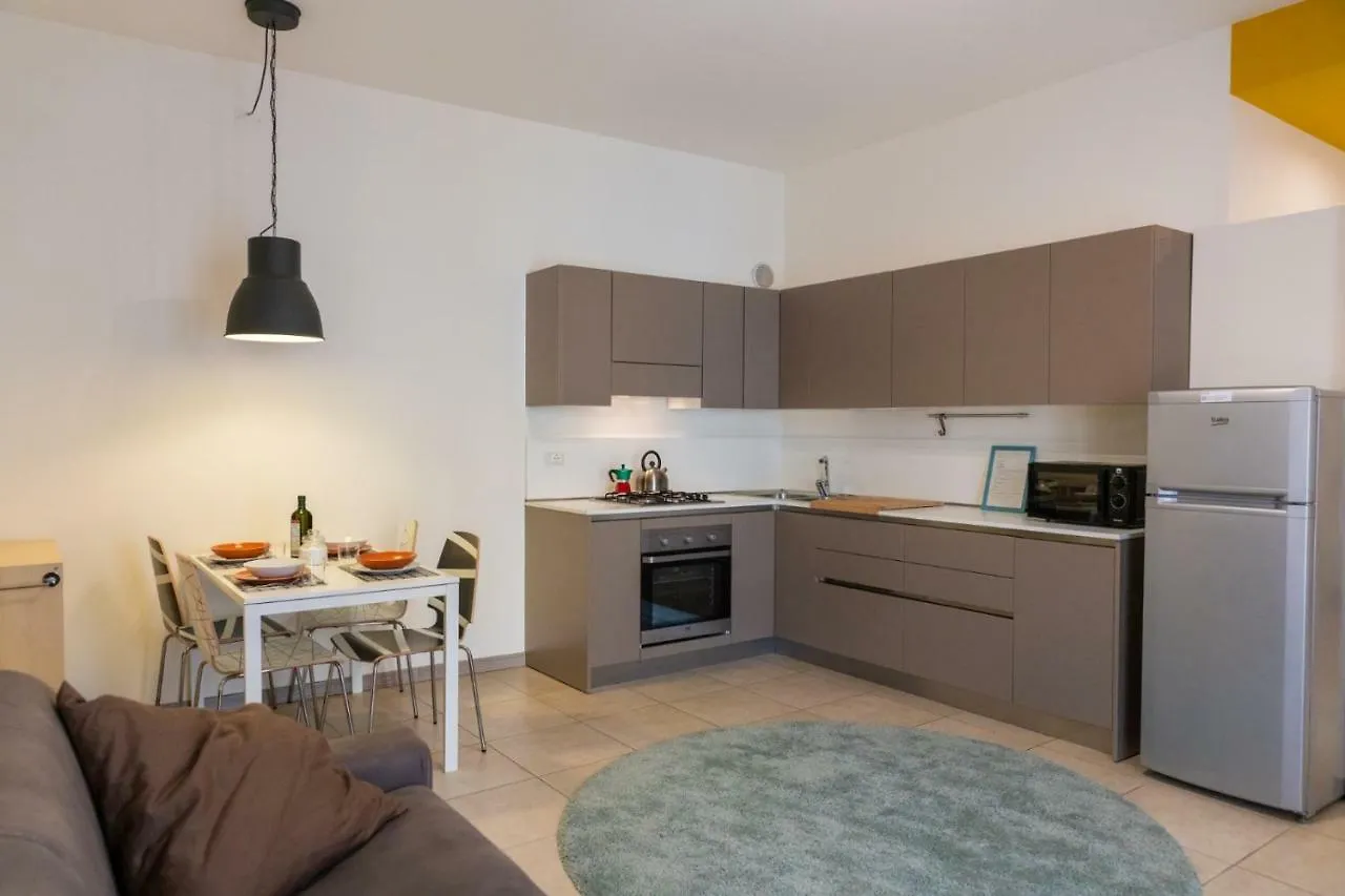 Domus Verona - Ampia Residenza Filippini A Pochi Passi Dall'Arena