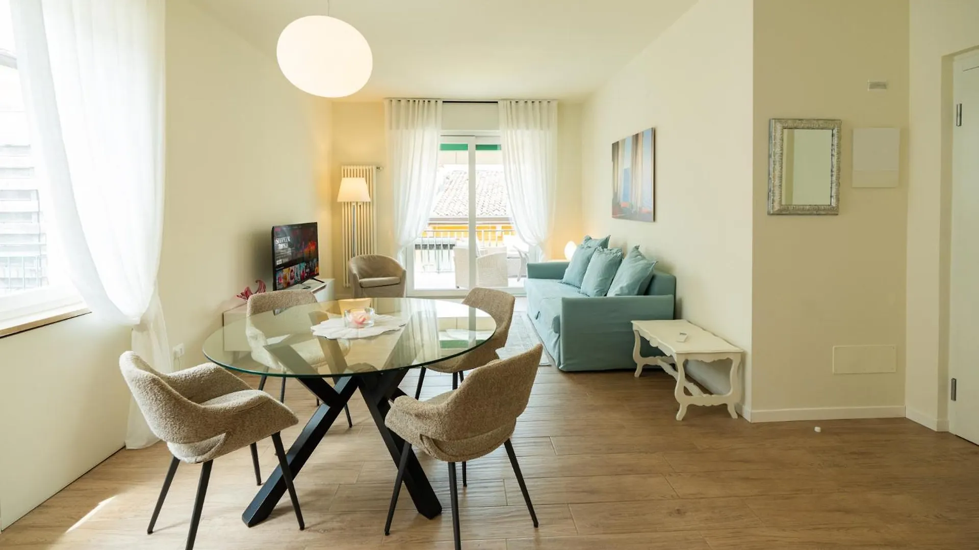 Domus Verona - Ampia Residenza Filippini A Pochi Passi Dall'Arena 公寓