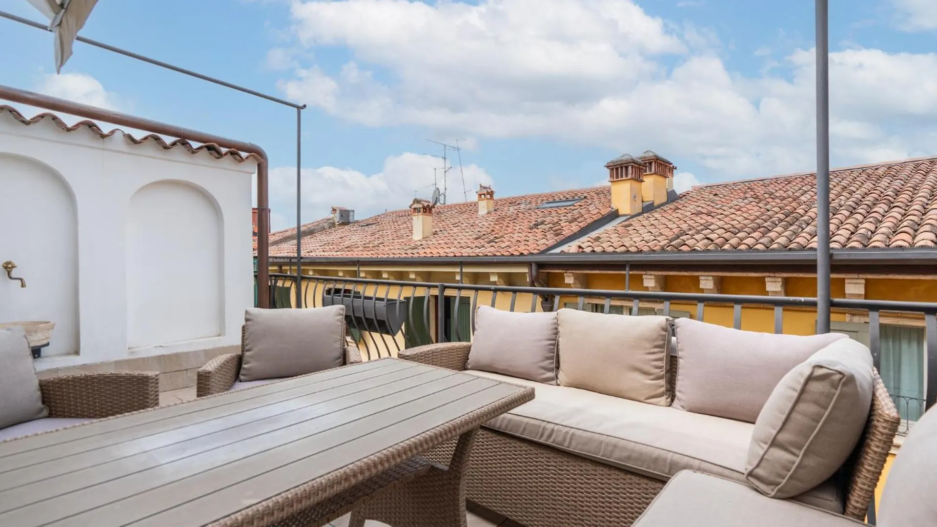 Apartament Domus Verona - Ampia Residenza Filippini A Pochi Passi Dall'Arena