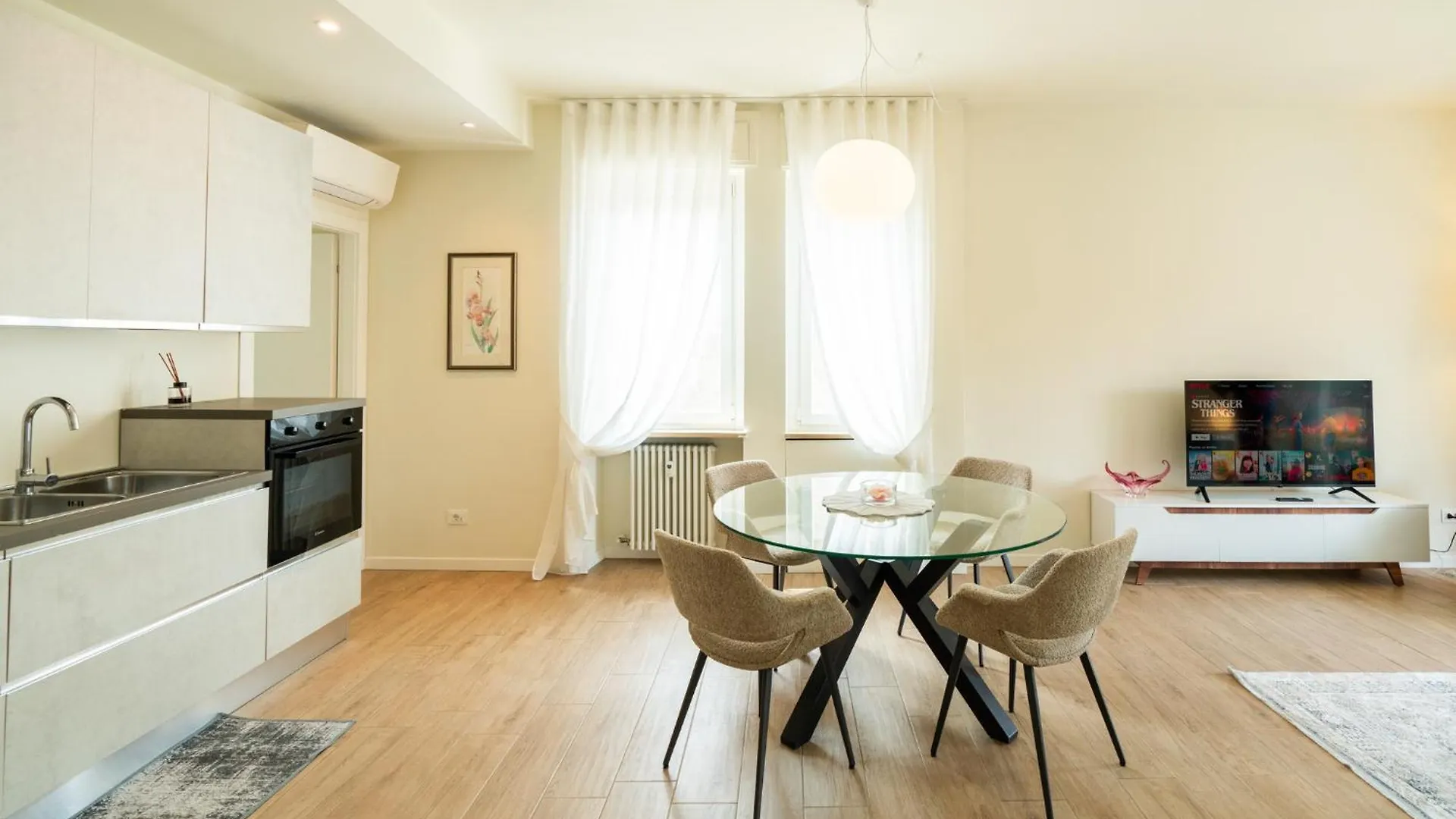 Domus Verona - Ampia Residenza Filippini A Pochi Passi Dall'Arena 0*,