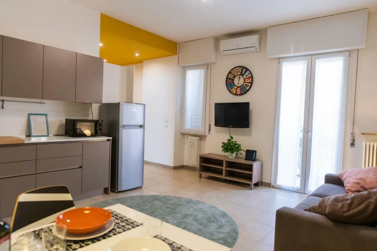 Domus Verona - Ampia Residenza Filippini A Pochi Passi Dall'Arena Apartament